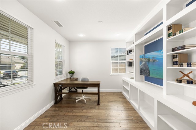 28481 Scenic Bay Cove, Menifee CA: https://media.crmls.org/medias/54c21258-7f93-4182-ba71-a125e97dbc5a.jpg