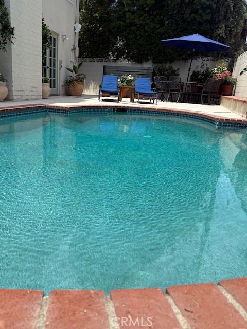 4310 Torreon Drive, Woodland Hills CA: https://media.crmls.org/medias/54c248b8-7875-4c72-a2e5-3ed4297ba271.jpg