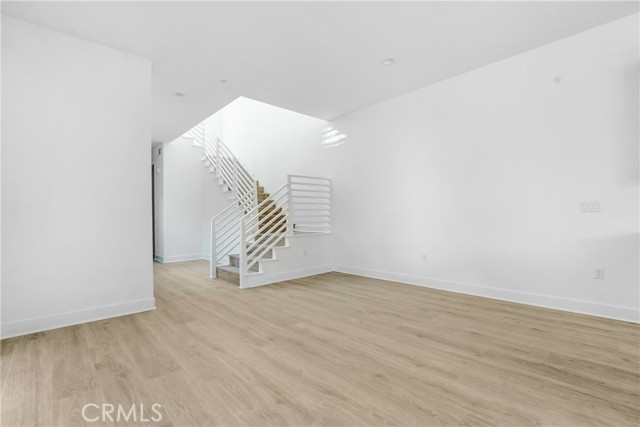 27346 Creekwood Lane, Valencia CA: https://media.crmls.org/medias/54c26be7-82c5-4366-b793-283e8fda1a3d.jpg