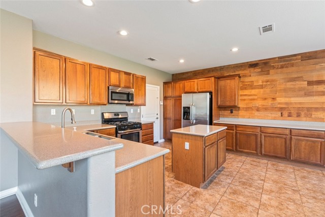 Detail Gallery Image 16 of 53 For 34236 Baja Ct, Lake Elsinore,  CA 92532 - 4 Beds | 2/1 Baths