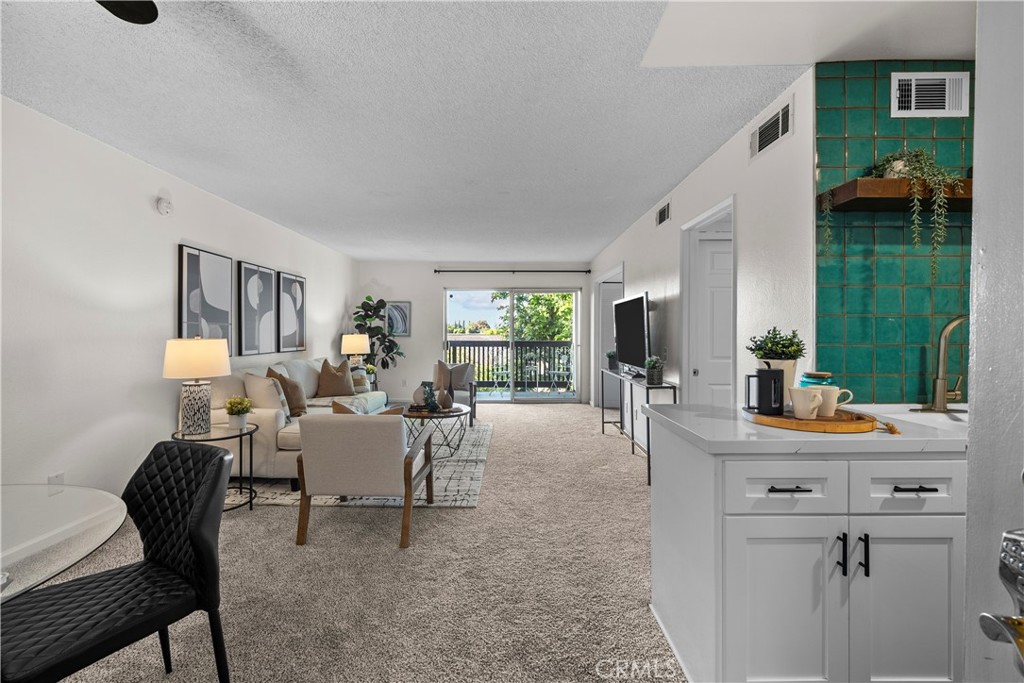 23515 Lyons #271