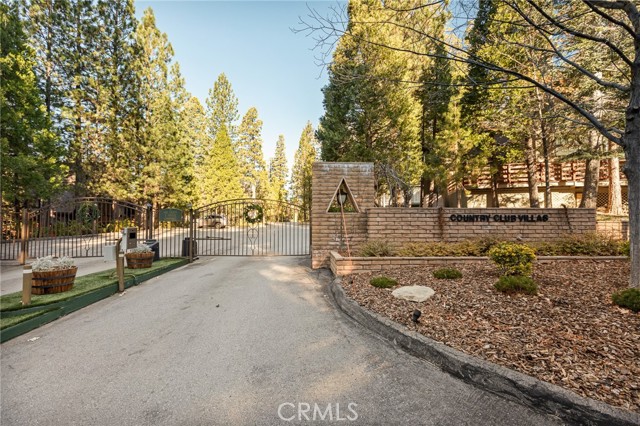 Detail Gallery Image 31 of 36 For 180 Grass Valley #37,  Lake Arrowhead,  CA 92352 - 2 Beds | 2 Baths