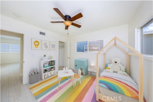 Detail Gallery Image 13 of 16 For 6251 Aura, Tarzana,  CA 91335 - 4 Beds | 3 Baths