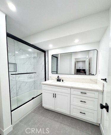 17000 Burbank Boulevard, Encino CA: https://media.crmls.org/medias/54c36ce1-bbde-49f9-b46f-6a2e6a909557.jpg