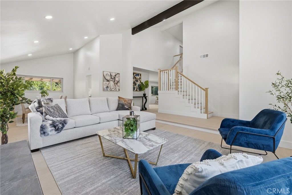 https://media.crmls.org/medias/54c3d22e-15dc-4b4e-8bc5-bfe25404ac11.jpg?preset=X-Large