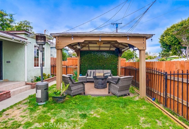 Detail Gallery Image 7 of 38 For 115 N Magnolia Court, Compton,  CA 90220 - 4 Beds | 2 Baths