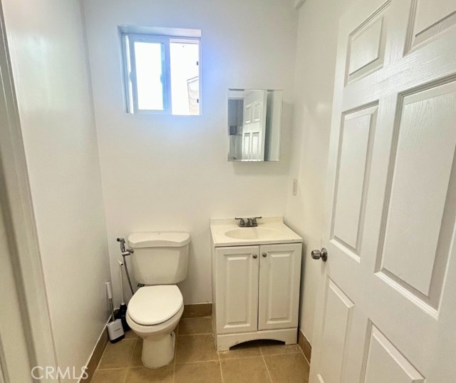 Detail Gallery Image 7 of 10 For 7758 Eton Ave, Canoga Park,  CA 91304 - 1 Beds | 1 Baths