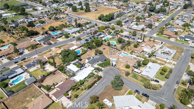 424 E Victoria Street, Rialto CA: https://media.crmls.org/medias/54c6e0d5-47d3-49ae-9320-a8256ab23ce9.jpg