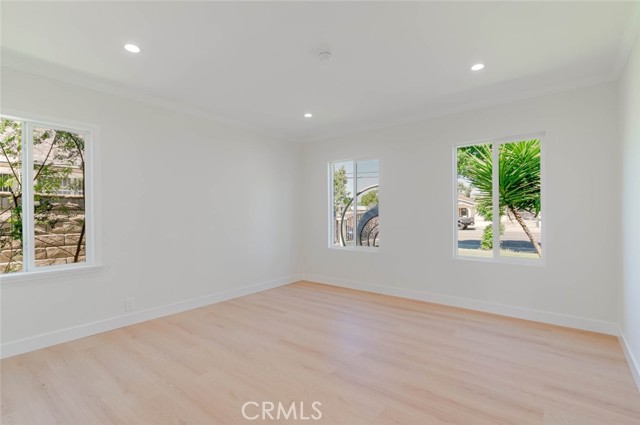 Detail Gallery Image 19 of 21 For 11246 Saticoy St, Sun Valley,  CA 91352 - 3 Beds | 2 Baths