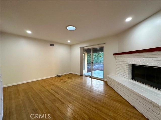 Detail Gallery Image 5 of 31 For 16817 San Fernando Mission, Granada Hills,  CA 91344 - 3 Beds | 2 Baths