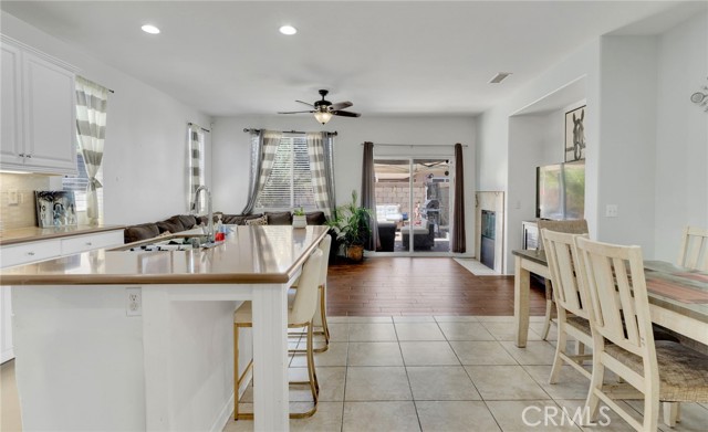 Detail Gallery Image 5 of 31 For 45525 Stanridge Ave, Lancaster,  CA 93535 - 4 Beds | 2 Baths