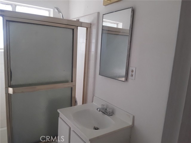 Detail Gallery Image 4 of 8 For 535 W Van Koevering, Rialto,  CA 92376 - 4 Beds | 2 Baths