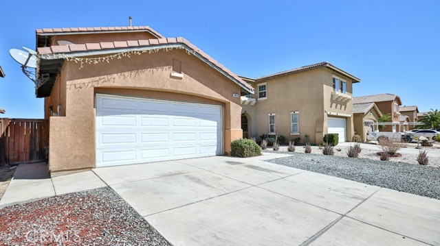 14412 Moon Valley Street, Victorville CA: https://media.crmls.org/medias/54c937c0-a230-4510-94ee-b8a95ebc7d53.jpg