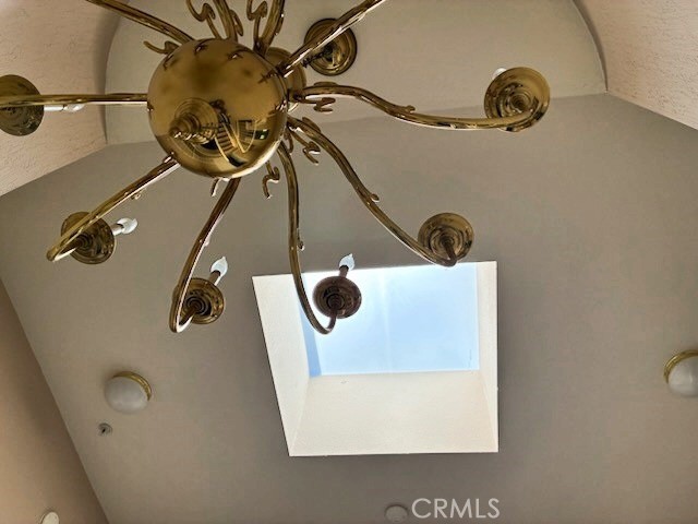https://media.crmls.org/medias/54c9633b-3fcd-4f1f-b70c-0976ae7e634a.jpg?preset=X-Large