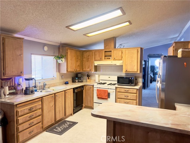 Image 9 of 13 For 33105 Santiago Road 23