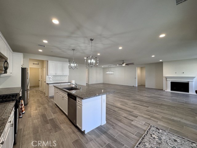Detail Gallery Image 13 of 55 For 34913 Limecrest Pl, Murrieta,  CA 92563 - 4 Beds | 2/1 Baths