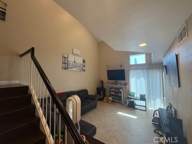 4816 Irongate Lane, Santa Ana CA: https://media.crmls.org/medias/54cac650-59b8-41d3-b21d-58438fbc7688.jpg