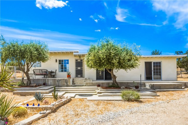 Detail Gallery Image 7 of 62 For 56833 Oakwood, Yucca Valley,  CA 92284 - 2 Beds | 2/1 Baths