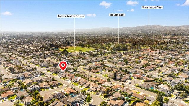 213 E Borromeo Avenue, Placentia CA: https://media.crmls.org/medias/54cbe71d-4b20-45ca-94be-1b2869ead39b.jpg