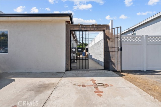 8447 Colbath Avenue, Panorama City CA: https://media.crmls.org/medias/54cd1bc4-6c52-42ec-93ca-667342f50176.jpg