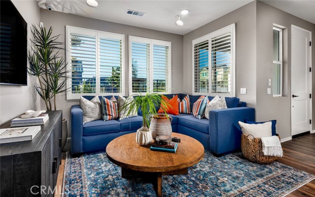 Detail Gallery Image 6 of 65 For 4110 S S. Sunflower Paseo #200, Ontario,  CA 91761 - 3 Beds | 2/1 Baths