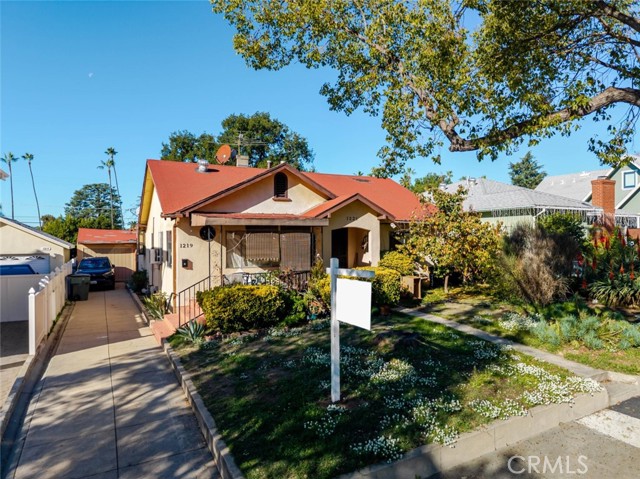 Detail Gallery Image 2 of 25 For 1221 Wesley Ave, Pasadena,  CA 91104 - 3 Beds | 2 Baths