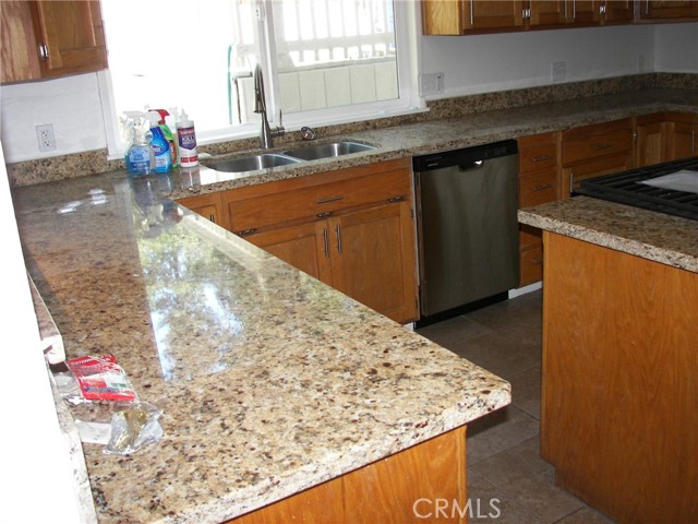 24798 Bernard Drive, Crestline CA: https://media.crmls.org/medias/54d13917-f5d2-474a-a55d-08baf453fb0e.jpg