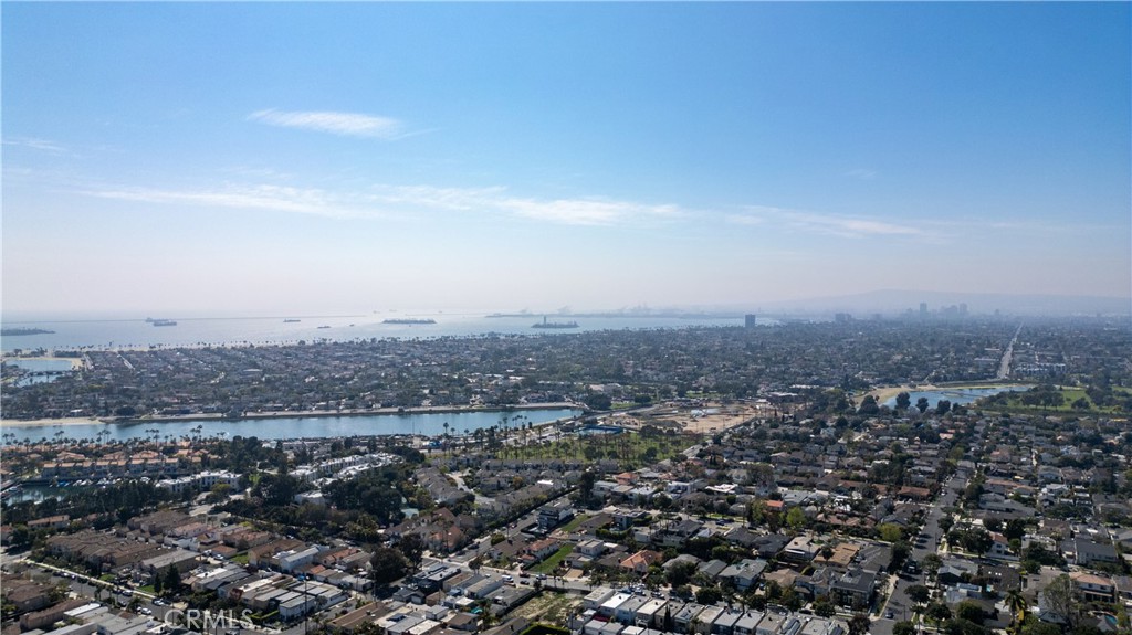https://media.crmls.org/medias/54d275d2-629e-4a0e-af37-807d3279bf40.jpg?preset=X-Large