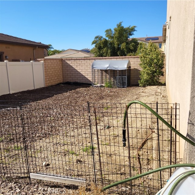 side yard large enough for a pool