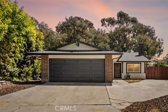 Detail Gallery Image 1 of 31 For 332 Cadillac Cir, Oceanside,  CA 92054 - 3 Beds | 2 Baths