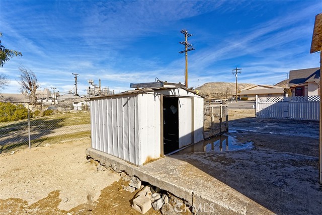 19288 3rd, Oro Grande CA: https://media.crmls.org/medias/54d3e630-45ee-4fcf-bc88-e4fbe33b35b4.jpg