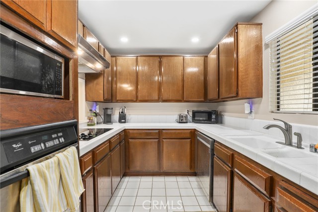 Detail Gallery Image 9 of 27 For 2304 Mathews Ave #2,  Redondo Beach,  CA 90278 - 2 Beds | 2/1 Baths