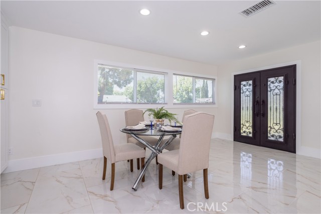 Detail Gallery Image 8 of 53 For 20133 Superior St, Chatsworth,  CA 91311 - 4 Beds | 3 Baths