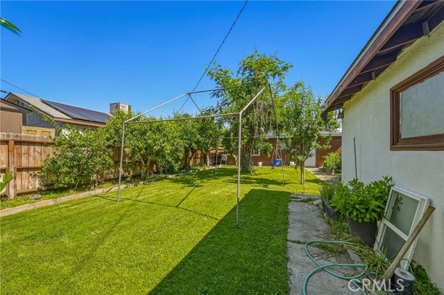 Detail Gallery Image 35 of 39 For 1054 W 24th, Merced,  CA 95340 - 3 Beds | 1 Baths