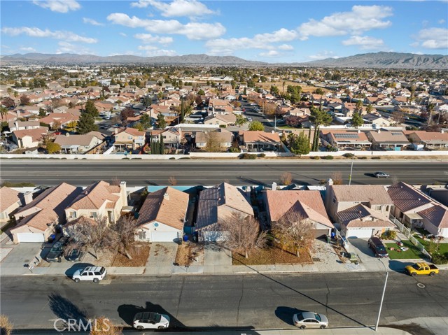 Detail Gallery Image 4 of 29 For 13431 Monterey Way, Victorville,  CA 92392 - 3 Beds | 2 Baths