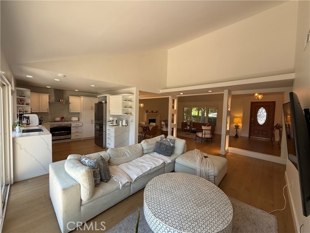 Detail Gallery Image 5 of 20 For 1690 Stoddard Ave, Thousand Oaks,  CA 91360 - 4 Beds | 2 Baths
