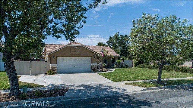 Detail Gallery Image 2 of 30 For 2416 Notre Dame Way, Corona,  CA 92881 - 3 Beds | 2 Baths