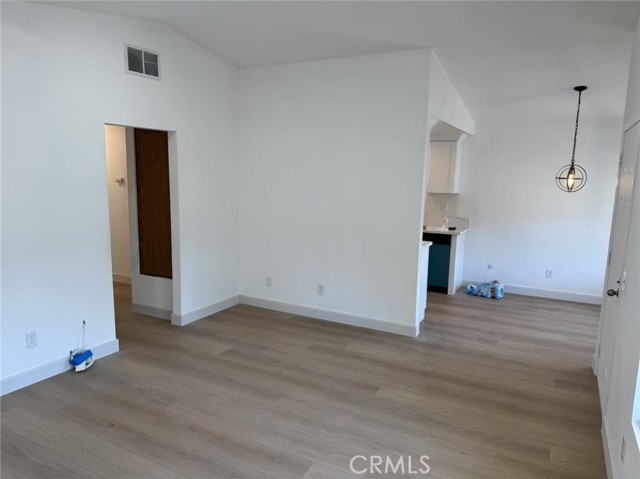 Detail Gallery Image 2 of 8 For 5111 El Circulo, Oceanside,  CA 92056 - 2 Beds | 2 Baths