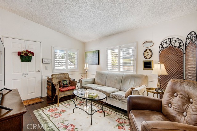 Detail Gallery Image 4 of 21 For 2350 250th St #12,  Lomita,  CA 90717 - 2 Beds | 2 Baths