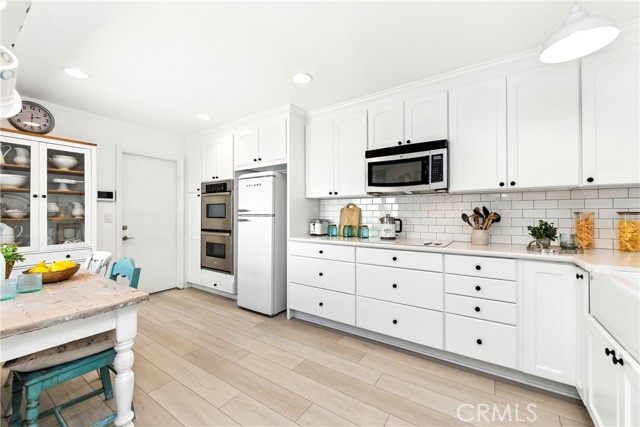 32117 Beachlake Lane, Westlake Village CA: https://media.crmls.org/medias/54d70a7c-8e08-4112-bf34-61a4f62cc47a.jpg