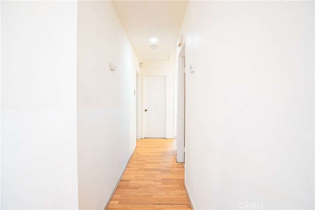 https://media.crmls.org/medias/54d71aee-a2cc-441d-9a60-2cb8821b5e41.jpg?preset=X-Large