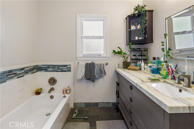 Detail Gallery Image 11 of 18 For 12553 Barbara Ann St, North Hollywood,  CA 91605 - 3 Beds | 2 Baths