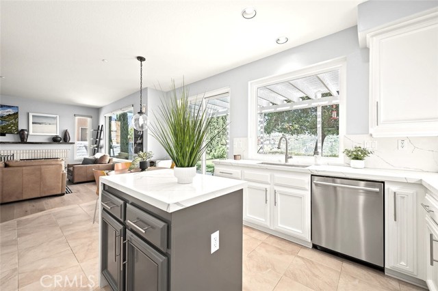 21672 High Country Drive, Rancho Santa Margarita CA: https://media.crmls.org/medias/54d8a5c2-e648-4ce9-8fb2-7ce3c446324b.jpg