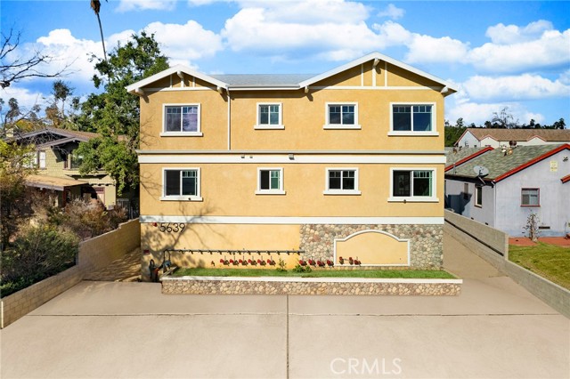 5639 N Huntington Drive, Los Angeles CA: https://media.crmls.org/medias/54d8a699-51a5-4ca5-b42d-f2b004cbea19.jpg