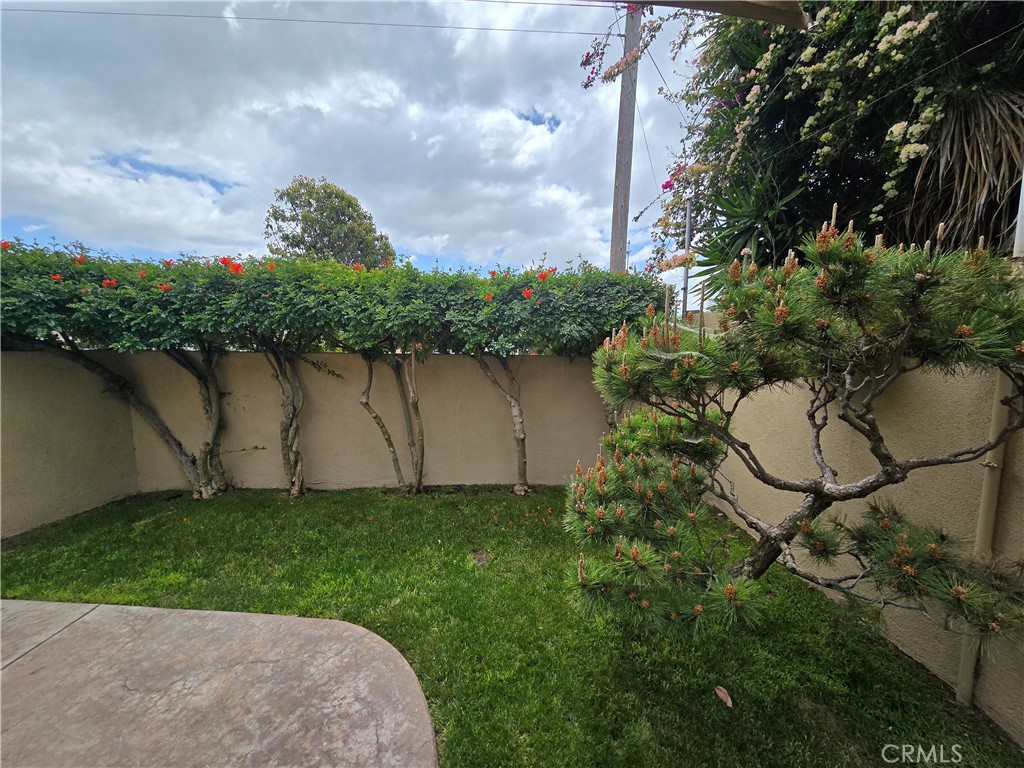 https://media.crmls.org/medias/54d8aaa9-6846-4471-aac9-b19cb601c8a0.jpg?preset=X-Large