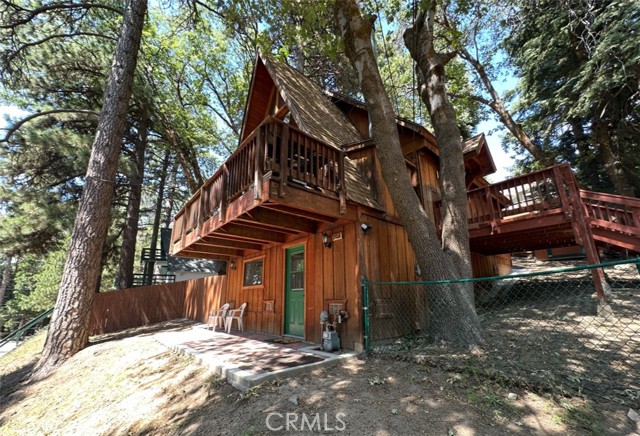 Detail Gallery Image 2 of 27 For 31450 Ocean View Dr, Running Springs,  CA 92382 - 2 Beds | 2 Baths