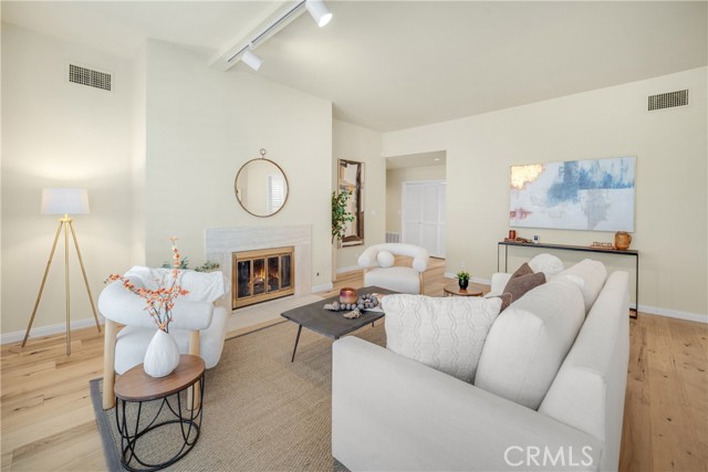 1870 Veteran AVE Unit: 101