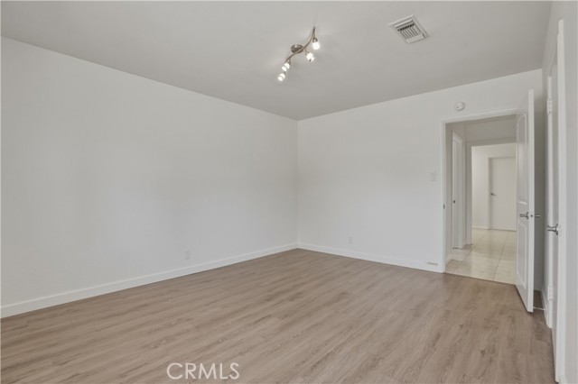 Detail Gallery Image 8 of 37 For 6527 Buffalo, Van Nuys,  CA 91401 - 3 Beds | 2 Baths