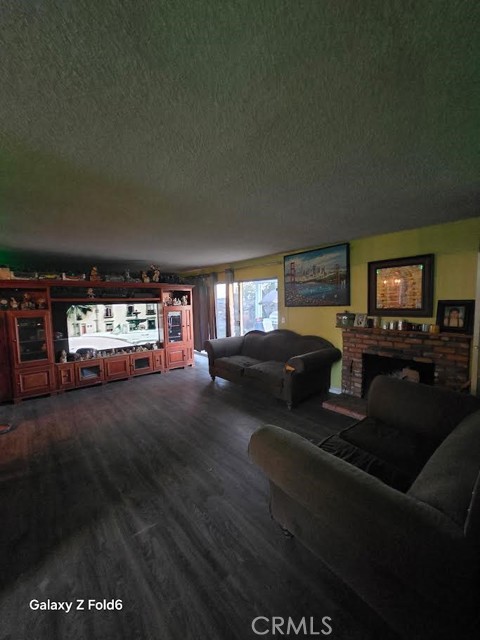 Detail Gallery Image 4 of 14 For 461 W Scott St, Rialto,  CA 92376 - 3 Beds | 2 Baths