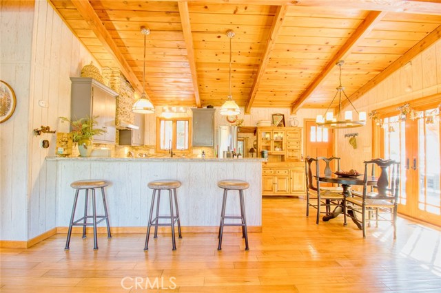 5475 Acorn Trail, Wrightwood CA: https://media.crmls.org/medias/54dcdb6a-61ff-4296-8ec4-b492cca90f3d.jpg